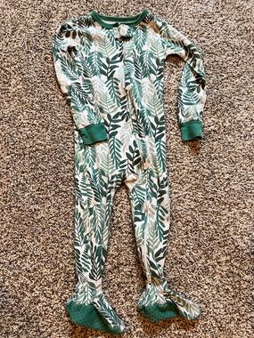 cloud island Green Leaf Print Footed Pajamas